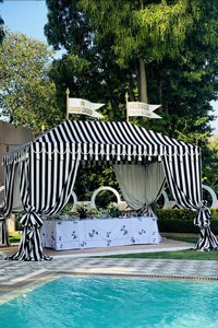 Tente de réception en toile rayée noir et blanc avec structure en acier pour mariage et événements - Product Image 1
