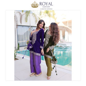 ผู้จัดจำหน่ายขายส่งชุดสัลวาร์ปักลายกำมะหยี่คุณภาพเยี่ยมสำหรับผู้หญิง ดีไซน์ใหม่สไตล์ปากีสถาน - Product Image 4