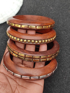 Pulseras de Madera Naturales Hechas a Mano para Mujer, Estilo Pulido Natural, por AFZA ENTERPRISES - Product Image 3