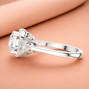 Bague de fiançailles de luxe en or blanc avec halo rond et trois pierres en moissanite, bijoux de mariage pour femme - Product Image 3