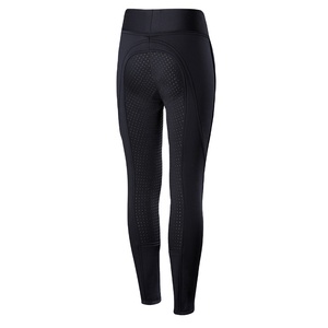 Culottes d'équitation pour femmes de haute qualité, en softshell, à compression, avec un design moderne et luxueux - Product Image 4