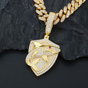 Splendid Gift Jewelry Colgante Escudo de Tiburón de Moissanita Chapado en Oro de 22k para Hombre, Estilo Hip Hop Iced Out - Product Image 5