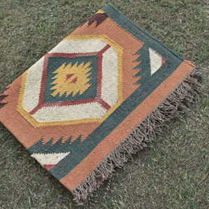 Tapis en jute tissé à la main, tapis kilim réversible, tapis en fibres naturelles durables, style bohème pour la maison et l'hôtellerie - Product Image 1