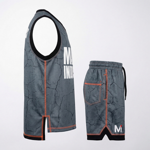 Ensemble de maillot et short de basket-ball personnalisé par sublimation, séchage rapide, respirant, impression intégrale, design de logo personnalisé - Product Image 5