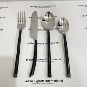 Juego de cubiertos Midnight Curve de acero inoxidable – Colección con mango negro – de Indian exports international - Product Image 3