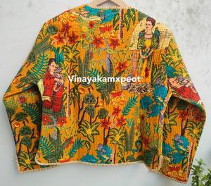 Chaqueta acolchada amarilla mostaza para mujer, abrigo Kantha de algodón con estampado vintage, hermosa chaqueta acolchada de algodón hecha a mano para mujer - Product Image 2