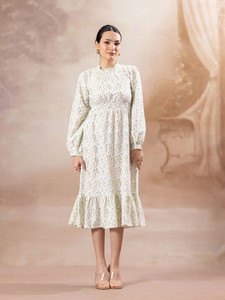 เดรสออกแบบเอง คอเต่า แขนยาว แต่งสม็อค ความยาวปานกลาง ชายกระโปรงระบาย ผ้าแจ็คการ์ด ติดกระดุม - Product Image 4