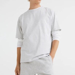 เสื้อยืดคอกลมแขนสั้นทรงเข้ารูปสีดำสำหรับผู้ชาย ผ้าฝ้ายเจอร์ซีย์ 100% สีพื้นเรียบ ทอแบบธรรมดา ความยาวปกติ - Product Image 2