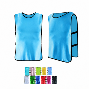 Pettorales de entrenamiento de malla personalizados azul cielo 100% poliéster con estampado por transferencia térmica, pettorales deportivos transpirables y ligeros para entrenamiento a granel - Product Image 1