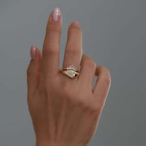 แหวนเพชรทรงสามเหลี่ยมชุบทอง 14K แบบยูนิเซ็กซ์ สไตล์คลาสสิกสำหรับงานหมั้น - Product Image 5