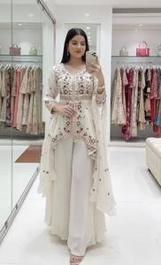 Ensemble de salwar brodé pour femmes avec dupatta en mousseline, kurta peplum florale, pantalon ethnique pour fêtes et mariages - Product Image 1