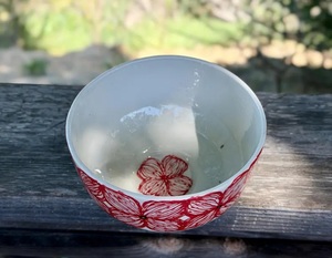 Tazón de Cerámica Premium con Diseño Floral Audaz y Perfil Redondo Profundo para una Decoración Elegante en la Cocina y la Mesa - Product Image 2