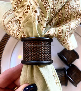 Porte-serviettes élégant en bois pour table à manger rustique, décor de mariage, dîner formel ou configuration de fête - Product Image 1