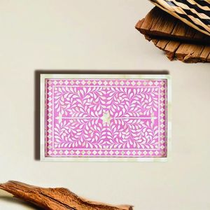 Bandeja de Servir Hecha a Mano con Incrustaciones de Hueso y Resina, Rectangular, con Tema de Cartas de Póker y Colores Blancos, Tamaño Personalizable - Product Image 1