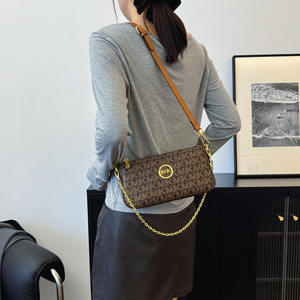 Bolso de Mano de Lujo para Mujer, Diseño de Marca, Estilo Chanel, con Letras, para Todas las Temporadas, Hecho de Material PU - Product Image 2