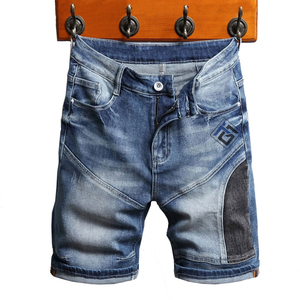 Shorts en jean taille haute pour homme, coupe droite oversize, avec logo de créateur, ourlet brut, strass et délavé - Product Image 1