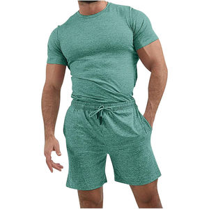Ensemble décontracté respirant pour homme en satin à col rond - T-shirt à manches courtes et short - Ensemble deux pièces pour l'été - Tenue de sport et d'extérieur - Product Image 1