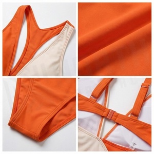 Ensemble de yoga 2 pièces imprimé papillon bleu avec finition dorée, body à col en V profond et jupe portefeuille longueur genou - Product Image 5