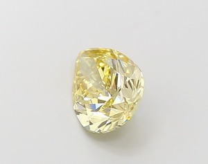 Diamante Suelto en Forma de Pera de Color Amarillo Intenso, Claridad VS1, 1.92 Ct, Excelente Pulido, Cultivado en Laboratorio, Certificado IGI - Product Image 4