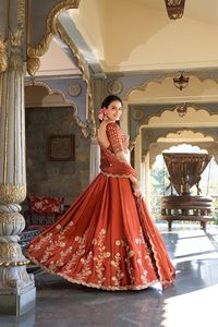 Ensemble Lehenga Choli brodé orange, tenue de mariée traditionnelle pour les femmes pour les fêtes de mariage - Product Image 3