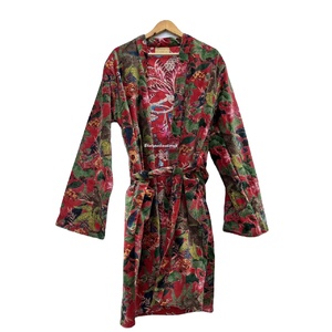 Veste d'hiver pour femmes en gros Robe en velours doux avec manches longues Taille libre Manteau en coton Tissu imprimé - Product Image 1