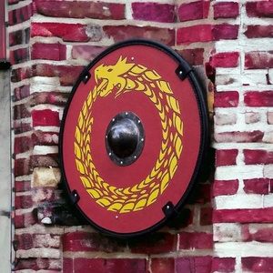 Bouclier Viking Rouge en Tissu Ahmad avec Motif Dragon Doré, 24 Pouces, Rond, Décoratif, Fait Main, en Contreplaqué et Acier Carbone - Product Image 6