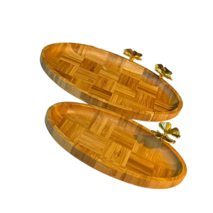 Bandeja de servir de madera de acacia al por mayor con detalles de hojas doradas y flores rojas, con asas, para decoración del hogar, hoteles y eventos, al mejor precio. - Product Image 4