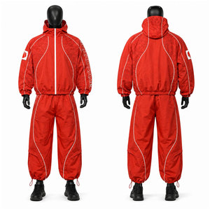 Ensemble survêtement coupe-vent oversize 2 pièces : veste zippée et pantalon élastique en nylon 100% avec motif sublimé - Product Image 1