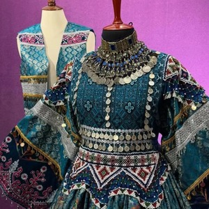 Robe traditionnelle afghane faite à la main, broderie Kuchi, robe de mariage ethnique, vêtements folkloriques Itage, motifs géométriques - Product Image 2