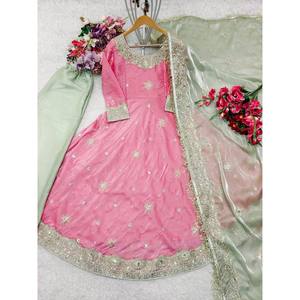 Vestido de Fiesta Hecho a Mano con Cuello Cuadrado y Corte en A, con Dupatta Bordada, Estampado Floral y Lentejuelas, en Organza Bordada - Product Image 6