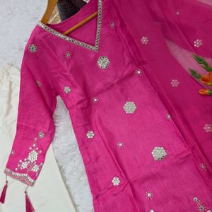Kurti de viscosa pura con bordado de lentejuelas y dupatta de nazmin pesado, conjunto de traje de diseñador para fiestas étnicas, al por mayor - Product Image 2