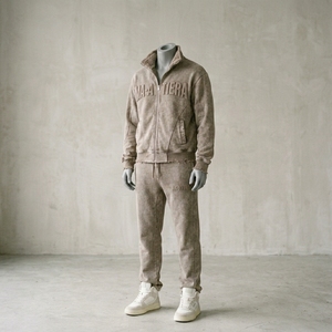 Conjunto Deportivo para Hombre en Gris Taupe con Efecto Deslavado, Sudadera con Cierre y Pantalones Jogger Bordados, Ropa Deportiva, Ropa Casual, Atuendo Diario - Product Image 3