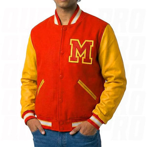 เสื้อแจ็คเก็ตบอมเบอร์แบบ Letterman สีแดงทำจากผ้าขนสัตว์และหนังสีเหลือง คุณภาพพรีเมียม สไตล์นักกีฬา แรงบันดาลใจจากเสื้อเบสบอลวิทยาลัย ให้ความอบอุ่น - Product Image 6