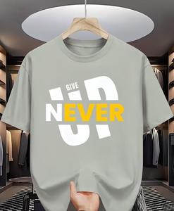 เสื้อยืดพิมพ์ลายสกรีนผ้าไหมเนื้อนุ่มพิเศษสำหรับผู้ชาย สวมใส่สบาย เหมาะสำหรับฤดูร้อน เป็นมิตรกับสิ่งแวดล้อม ตกแต่งด้วยผ้าเดนิม ผ้าบาติก และผ้าคอร์ดูรอย - Product Image 4