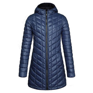Manteau long matelassé pour femme Maryan à capuche, ultra léger, chaud, Thermolite, hiver, isolé, élégant, confortable, durable - Product Image 1