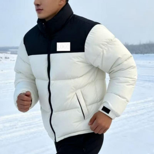 Veste d'hiver matelassée personnalisée avec logo, fabricant en gros, manteau d'extérieur chaud et imperméable en duvet noir épais pour hommes - Product Image 4