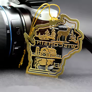 Decoraciones navideñas personalizadas Ciervo navideño de metal Colgante pequeño Regalo de vacaciones Decoración de ventana - Product Image 4