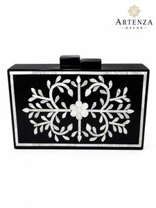 Pochette de soirée rectangulaire en résine noire peinte, élégante, avec incrustation de perles et motif floral, sac à main de mariée - Product Image 1