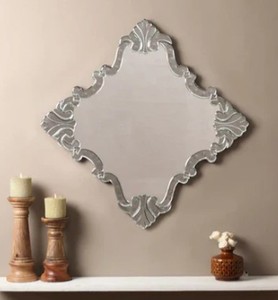 Espejo de Pared Veneciano de Lujo sin Marco con Cristal Biselado Intrincadamente Tallado, Motivos Florales Decorativos y Acabado Refinado - Product Image 1