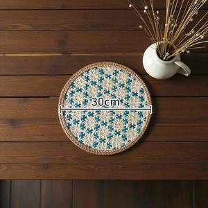 Set de table en rotin naturel fait main, idéal pour la présentation des plats, les fêtes en plein air, la mise en scène de la table et les réceptions, provenant d'Inde - Product Image 6