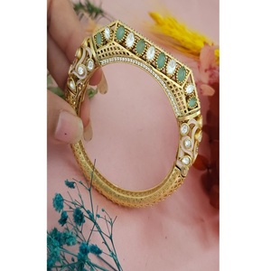 Brazalete elegante de latón chapado en oro de primera calidad con moissanita, hermoso brazalete para mujeres y niñas, colección para bodas. - Product Image 2