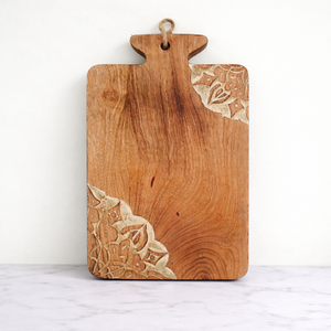 Planche à découper artisanale en bois d'acacia avec incrustation florale aux deux coins, surface lisse et durable, plateau de service alimentaire sûr - Product Image 1