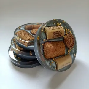 Elegantes posavasos de resina hechos a mano para una decoración de mesa con estilo que ofrece protección y mejora la estética del interior del hogar. - Product Image 5
