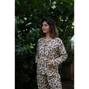 Conjunto de 2 piezas de ropa coordinada con animales espirituales, talla XS - Product Image 4