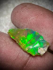 Ópalo Etíope Natural en Bruto, Verde, Forma Irregular, Opalescente, Gema Suelta de 7 Quilates, A.R. Gems para Joyería - Product Image 3