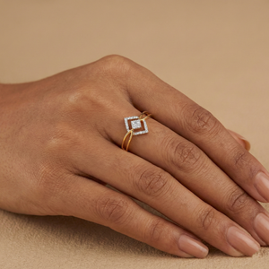 Anillo de Oro Amarillo con Diamante Natural de 0.08 Quilates, Corte Brillante Redondo, Joyería Fina Clásica y Elegante - Product Image 1