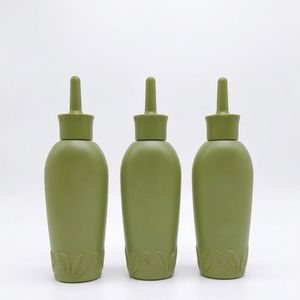 ขวดบีบ HDPE แบบขายส่ง ขนาด 130 มล. สีเขียวด้าน ฝาเกลียว สำหรับแชมพู น้ำมันใส่ผม โลชั่น ซอส โรงงานเวียดนาม รับผลิตแบบ OEM ODM - Product Image 1