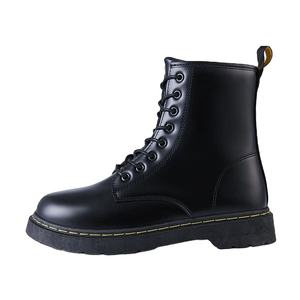 Bottes d'uniforme pour enfants en cuir verni synthétique à marque privée, coutures durables, confort longue durée - Product Image 1