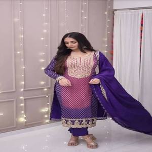 Conjunto de pantalón y kurta Chinon VASTRA COTTAGE con bordado de lentejuelas, dupatta Chinon, kurta larga con atuendo étnico para fiestas. - Product Image 3