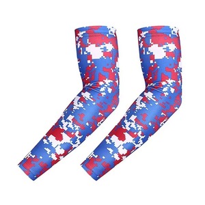 Manchons de compression pour le football américain, imprimé camouflage numérique rouge, bleu et blanc, unisexe adulte, personnalisables par sublimation - Product Image 3